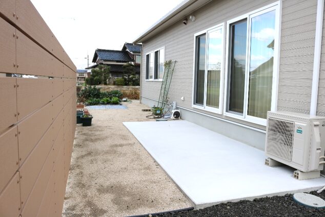 出雲市 外構工事 プライバシーを守る目隠しフェンス施工事例